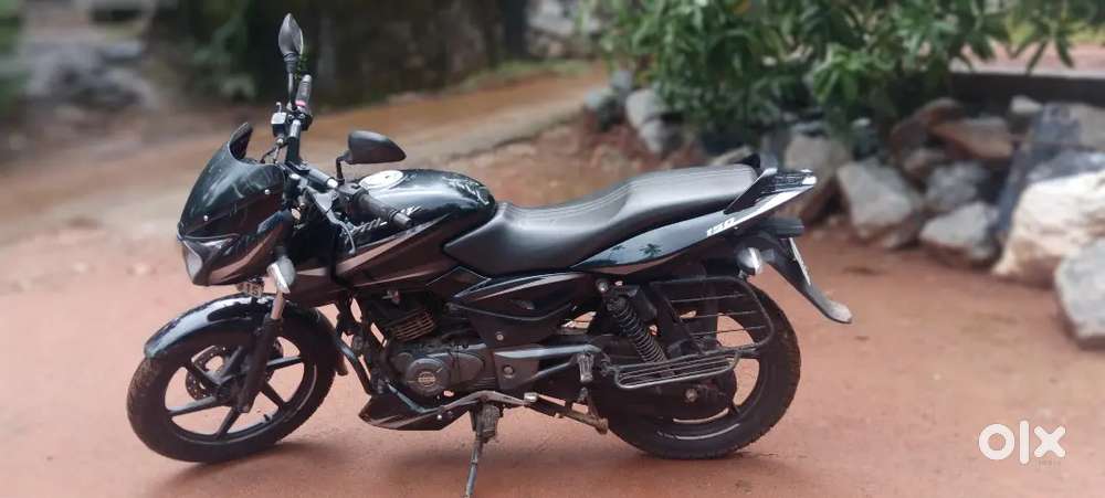 Low km deiven bike and , new 2 tyre, neat and clean vehicle