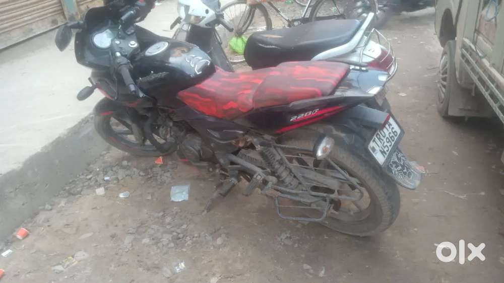 Pulsar 220f BS6 engine