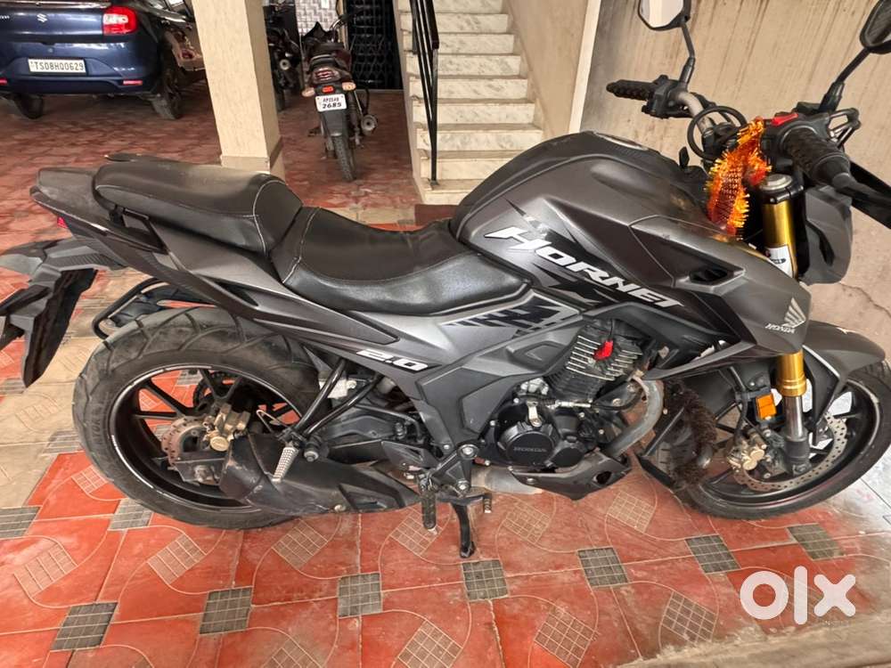 Honda Hornet 2.0 , single hand