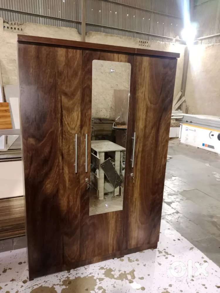 Free Delivery!New 3Door wardrobe Direct from factory outlet