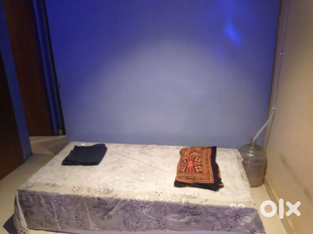 Female therepyist ki zarurat h freshar  aa skti h