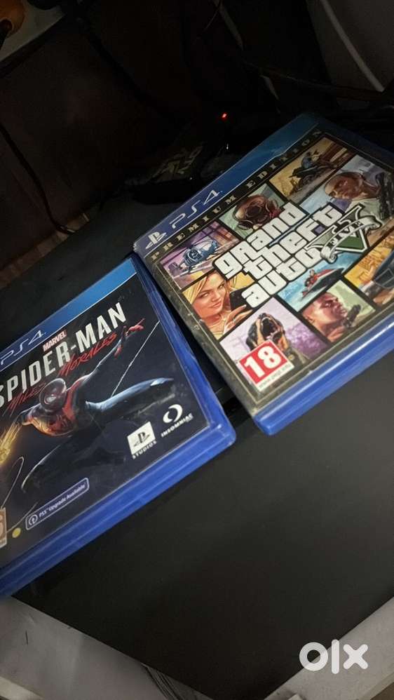 PS4 Slim 1 TB with games