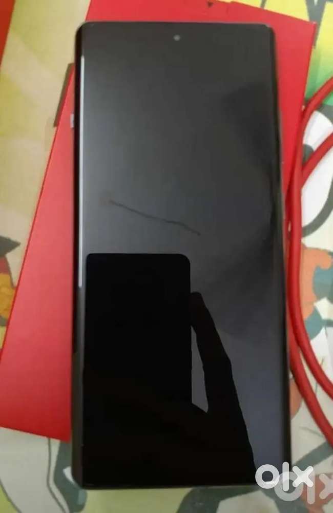 One plus 12 R... 8gb Ram 256 memories
