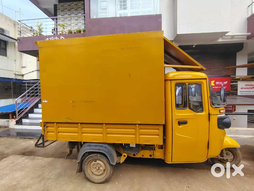BAJAJ MAXIMA CARGO CNG