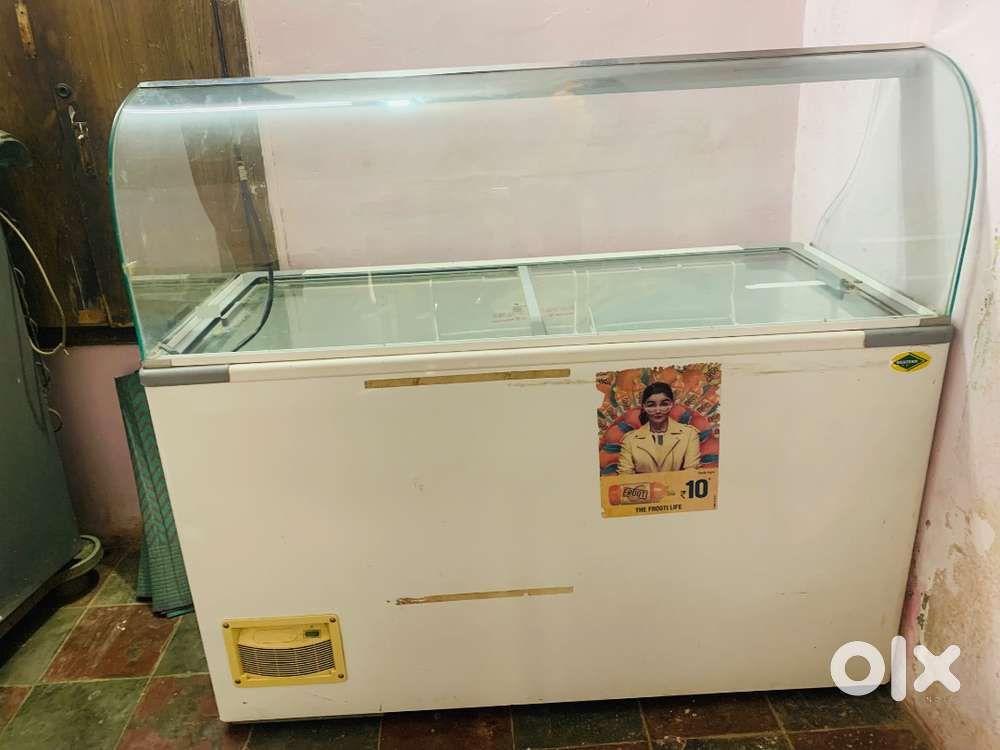 Western 500 lt deep freezer model No.WHS425G And add showcas glass