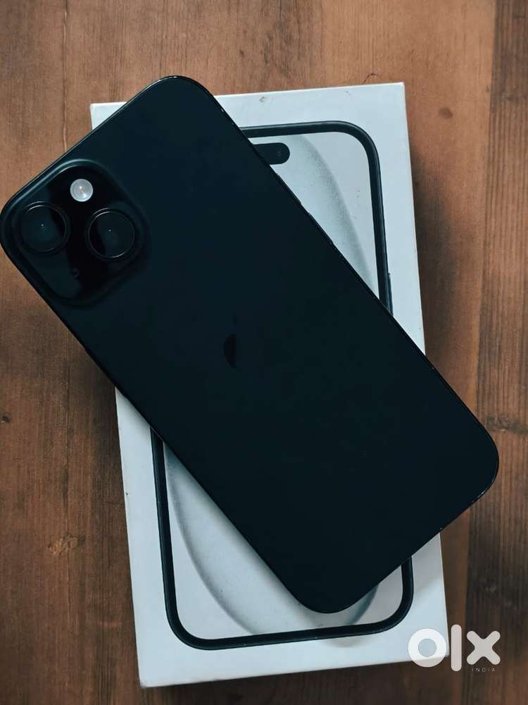 Iphone 15 titanium black