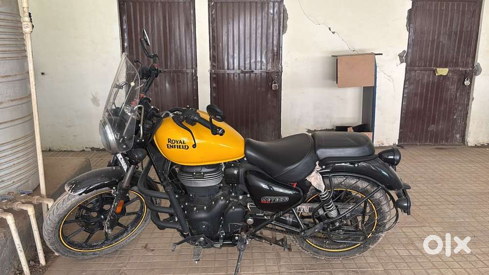 RE Meteor 350 Fireball Yellow