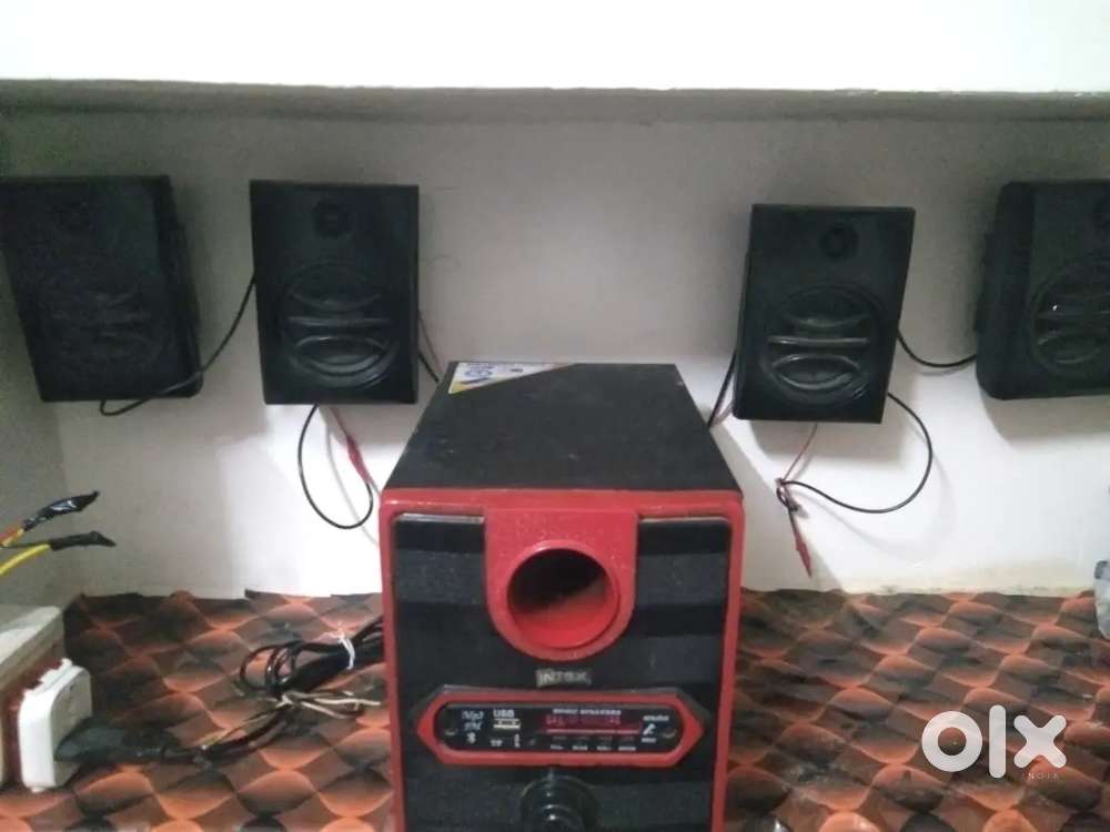 Audio system with woofer