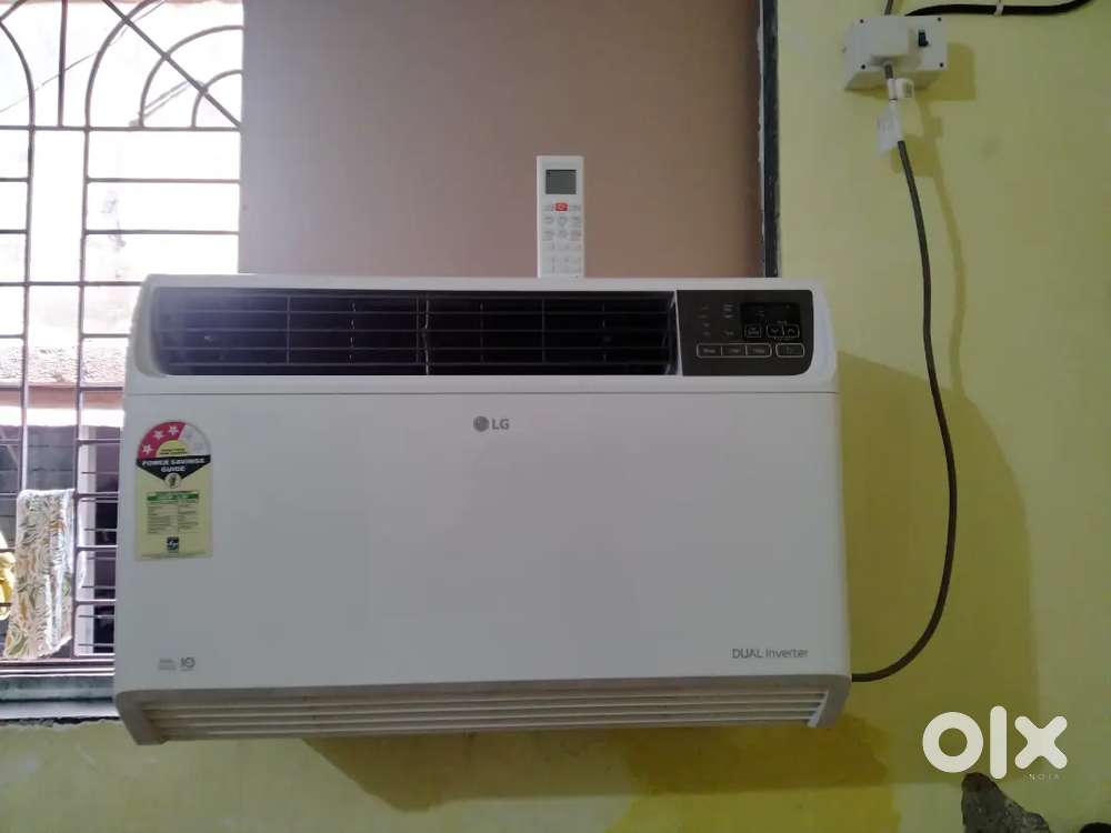 LG DUAL INVERTER AC 1.5 TON 7 MONTH USE ONLY