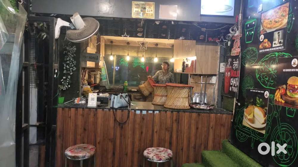 Urgently sale aur rent my cafe