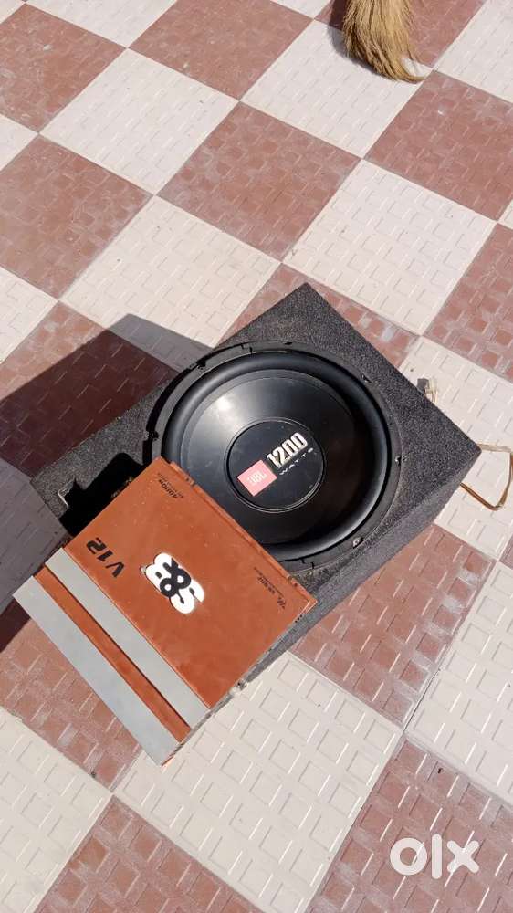 1200 watts JBL car sub woofer with amplifire