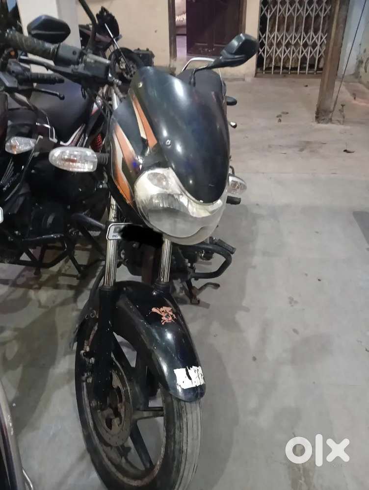 Bajaj discover 135 cc bike for 35000