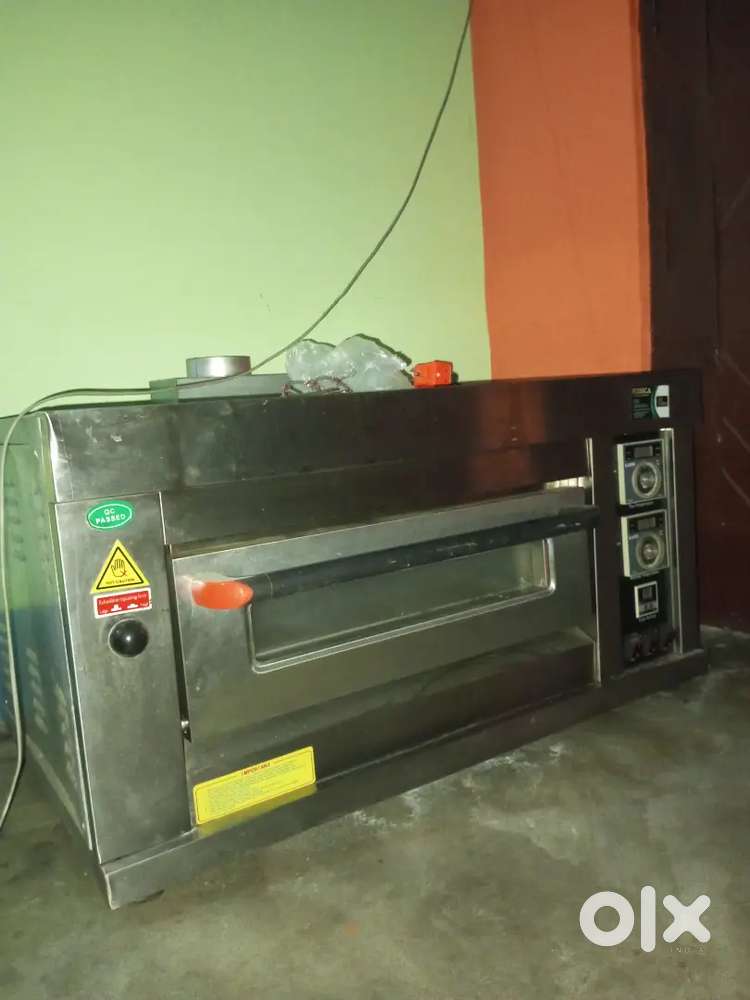 A big commercial ott oven