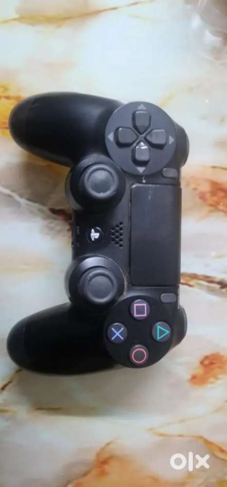 PS4 controller