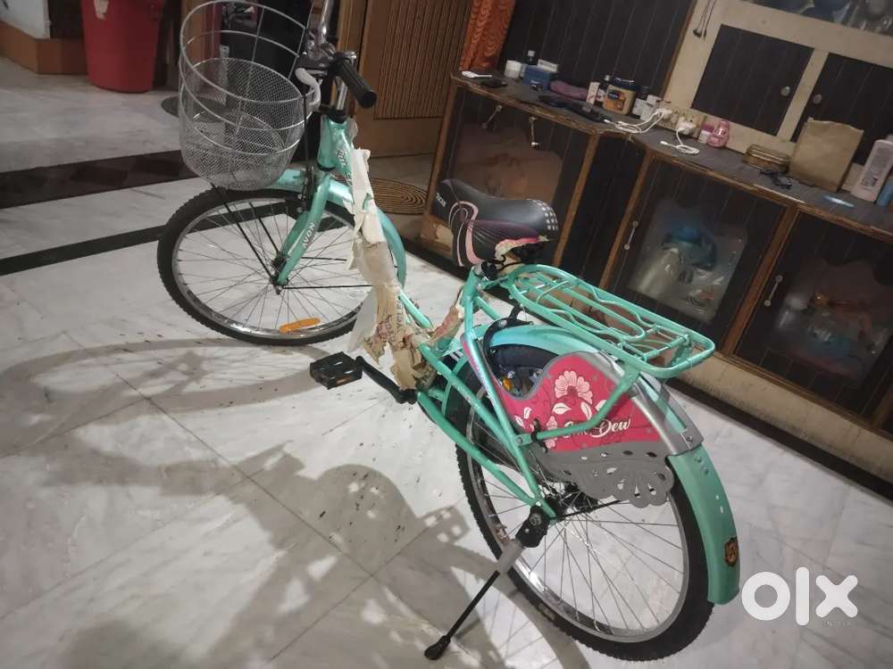 Girl cycle