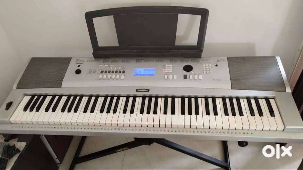 YAMAHA YPG225/DGX220 KEYBOARD FOR SALE