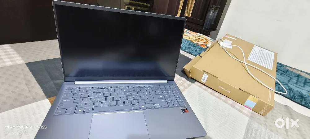 Samsung Galaxy Book 4 Edge-16GB RAM/512 SSD Snapdragon X