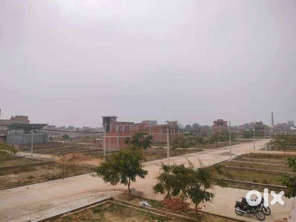 लखनऊ कैंट के नजदीक सुल्तानपुर हाईवे खुरदही बाजार के पास प्लॉट ले बैंक