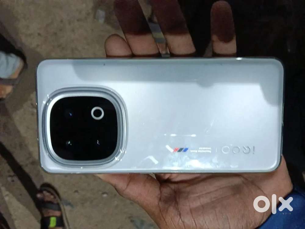 IQOO 13  12/256  BEST GAMEING PHONE