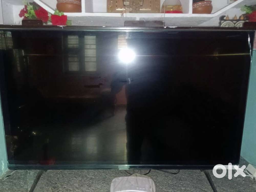32 inches of LED TV