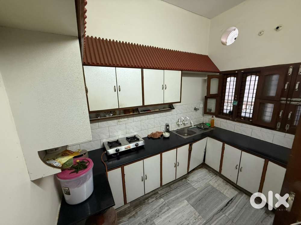 1 BHK Fully furnished available for girls only