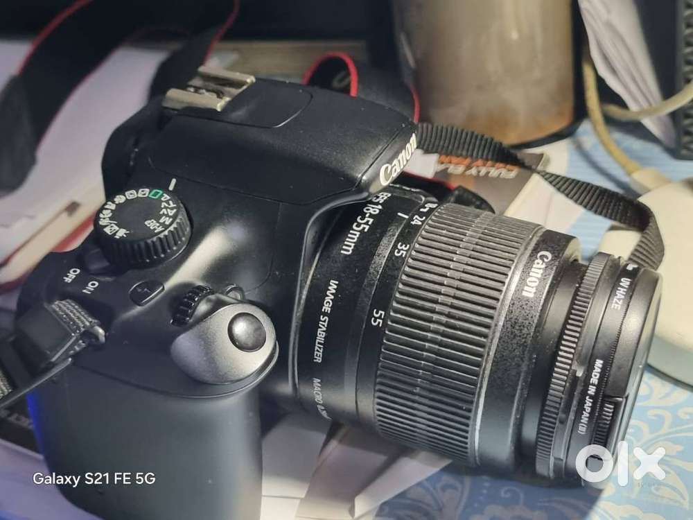 camera 1100 d canon brand