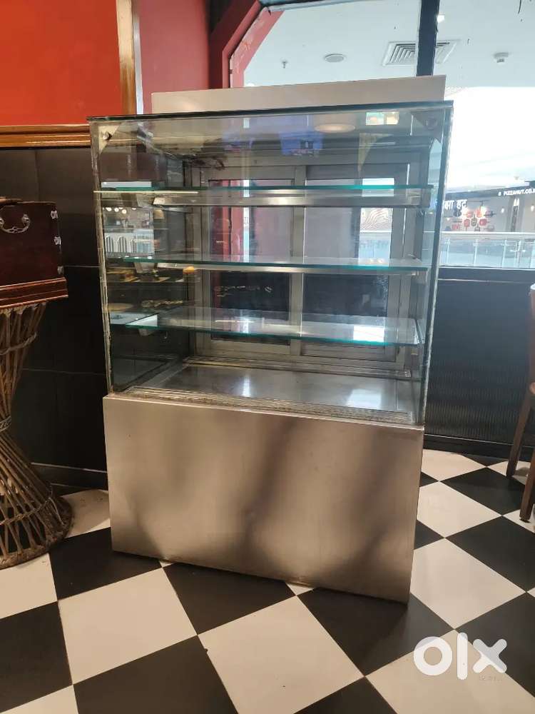 Pastries display fridge