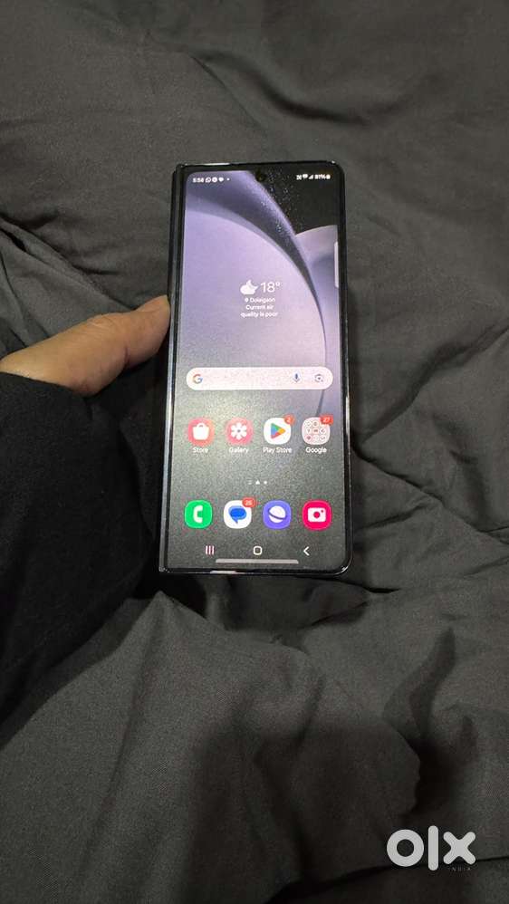 Samsung Galaxy Z fold 5 in excellent condition