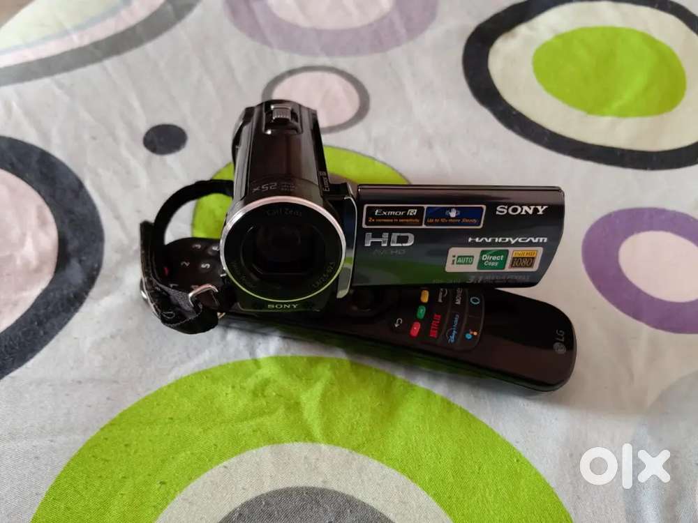 Sony HD Handycamera With Battery, Charger & Bag