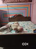 Wooden crafted bedding