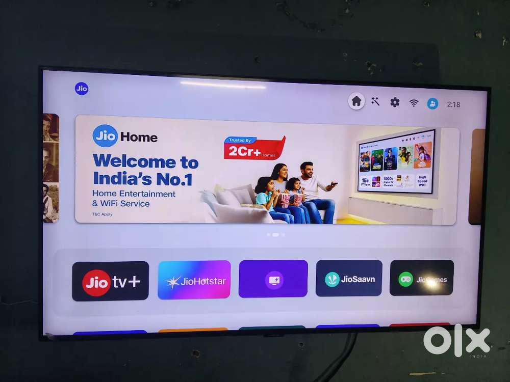 Tv selling  for 25000 samsung 43 enc tv