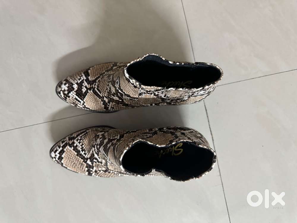 Sketchers boots