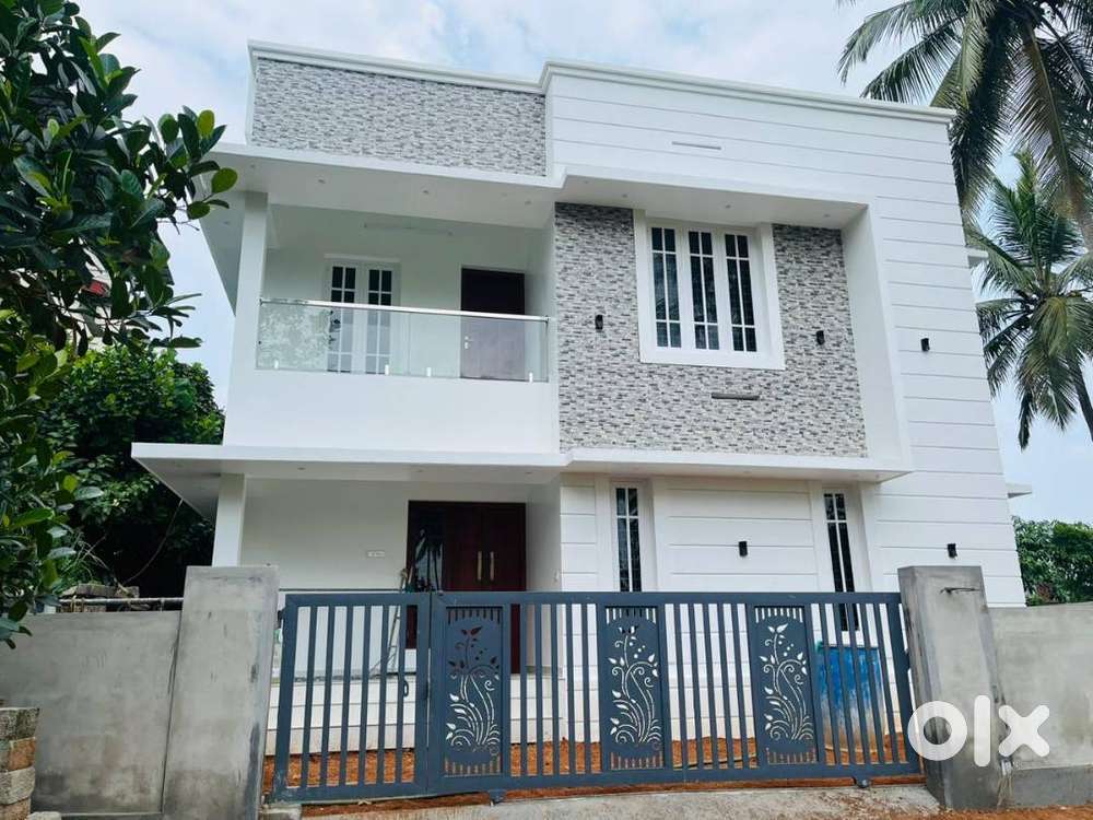 Pottore 1400 SqFt,3.5cent ,3bhk Villa ,Thrissur
