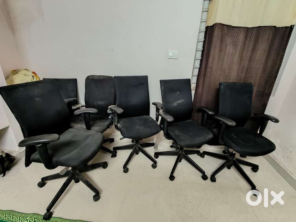 Office chairs 20 days use urgent sale