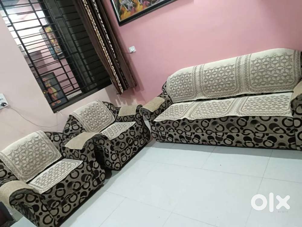 5 seater sofa in good condition