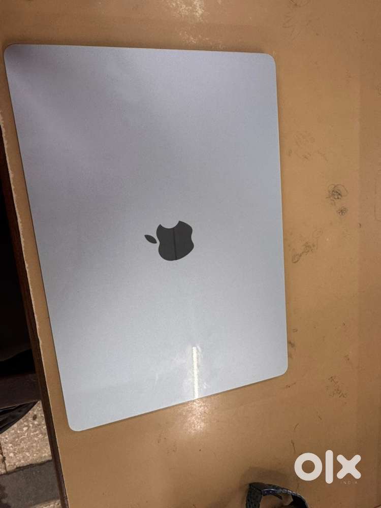 Macbook air 15 inch (16/512 gb)
