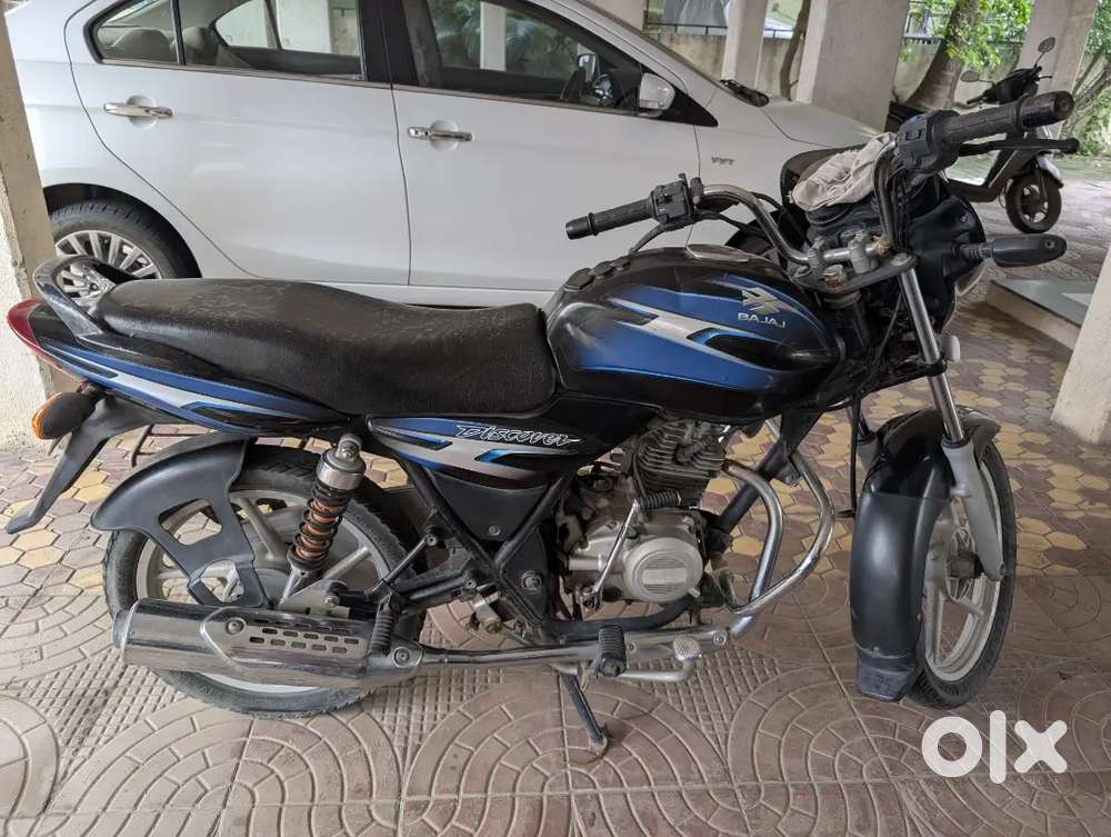 नवीनसारखी बजाज डिस्कव्हर बाइक विक्रीसाठी – फक्त ८,००० किमी चाललेली