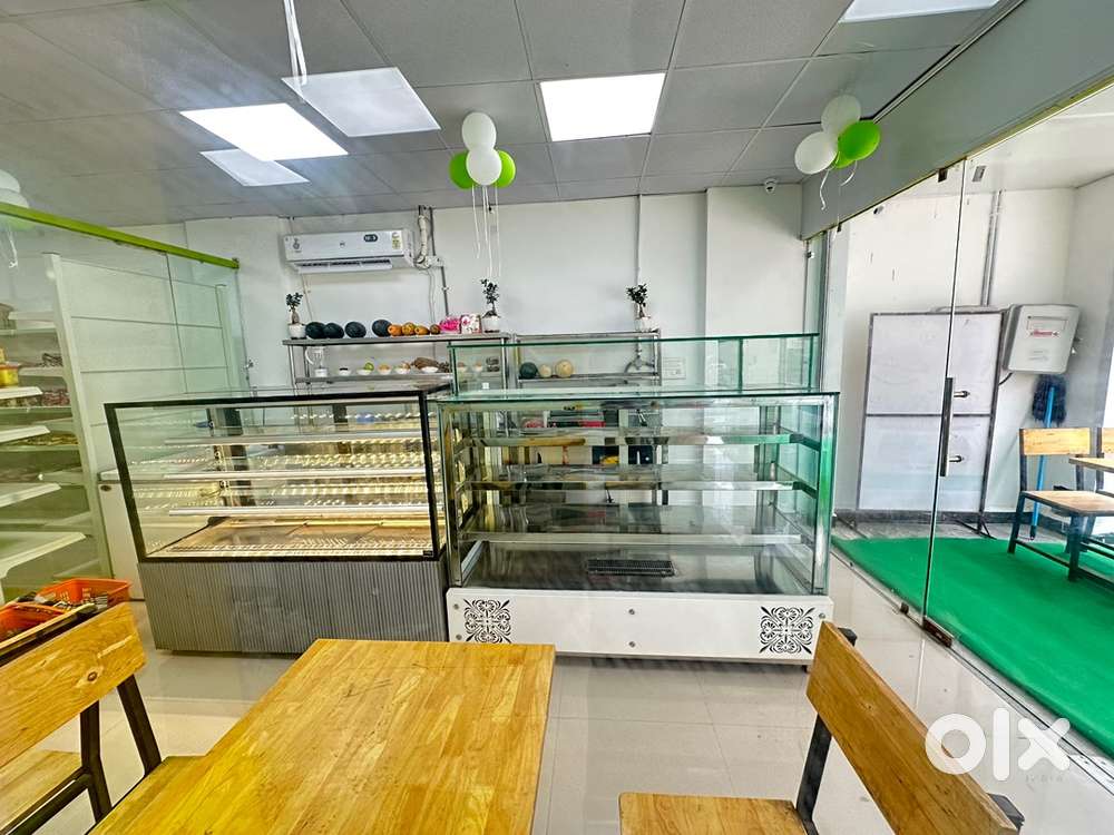 Cakes, glass freezer