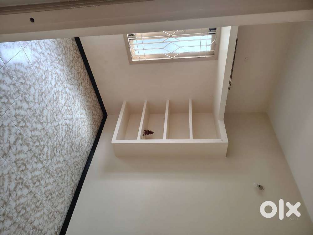 SPACIOUS 2BHK FLAT FOR RENT IN RETTERI WITH CAR PARKING