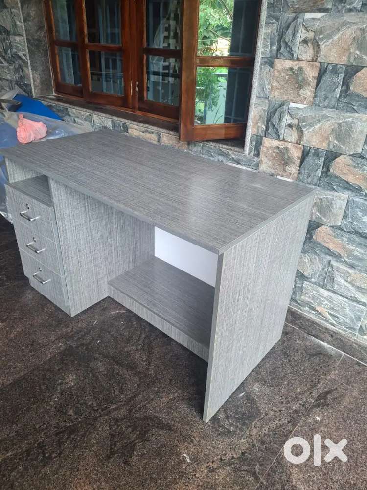 Office table