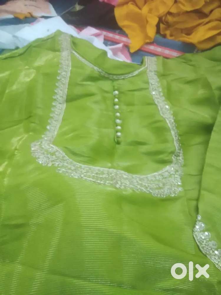 Girl ya ladies ki jarurat hai..ladies suit shop.timing 11am to 8 pm.