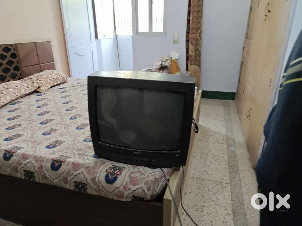 Samsung 35 inch CRT TV