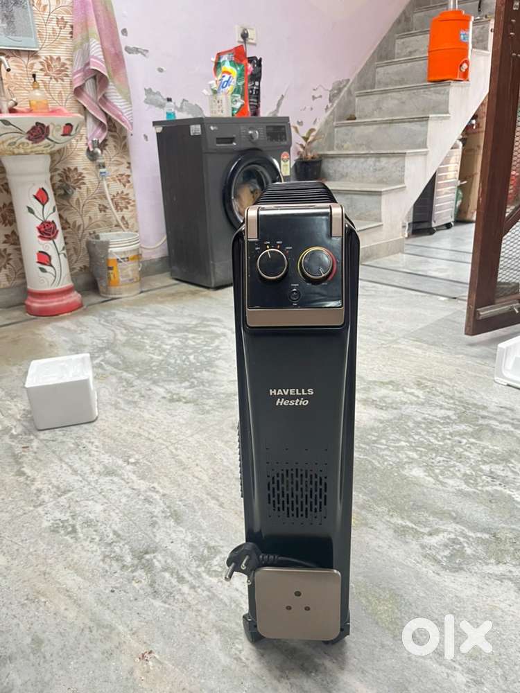 Havells Hestio 15 Straight Fin OFR(Oil Filled Radiator) Room Heater.
