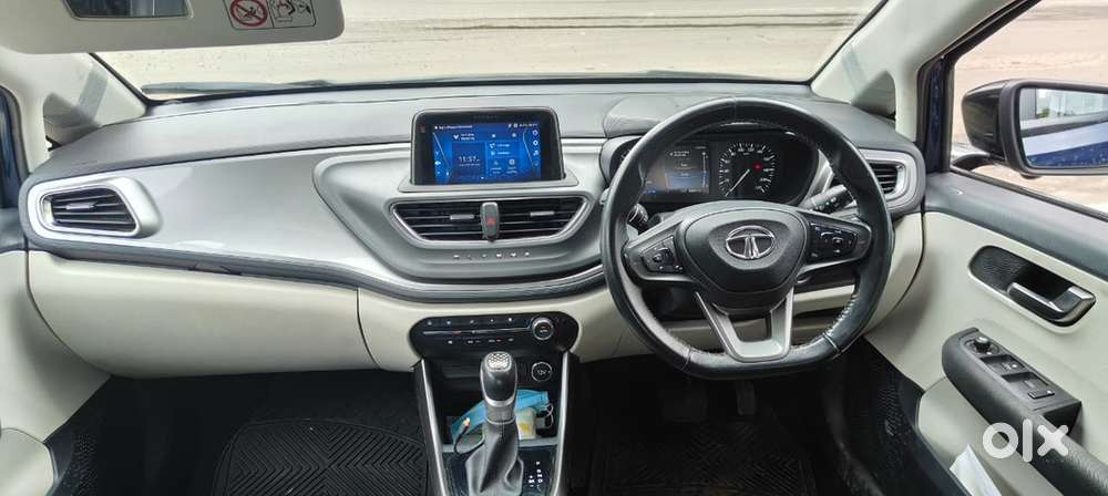 Tata Altroz 2022 Petrol automatic 26000 Km Driven BH passing