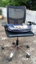 Chair with wheel