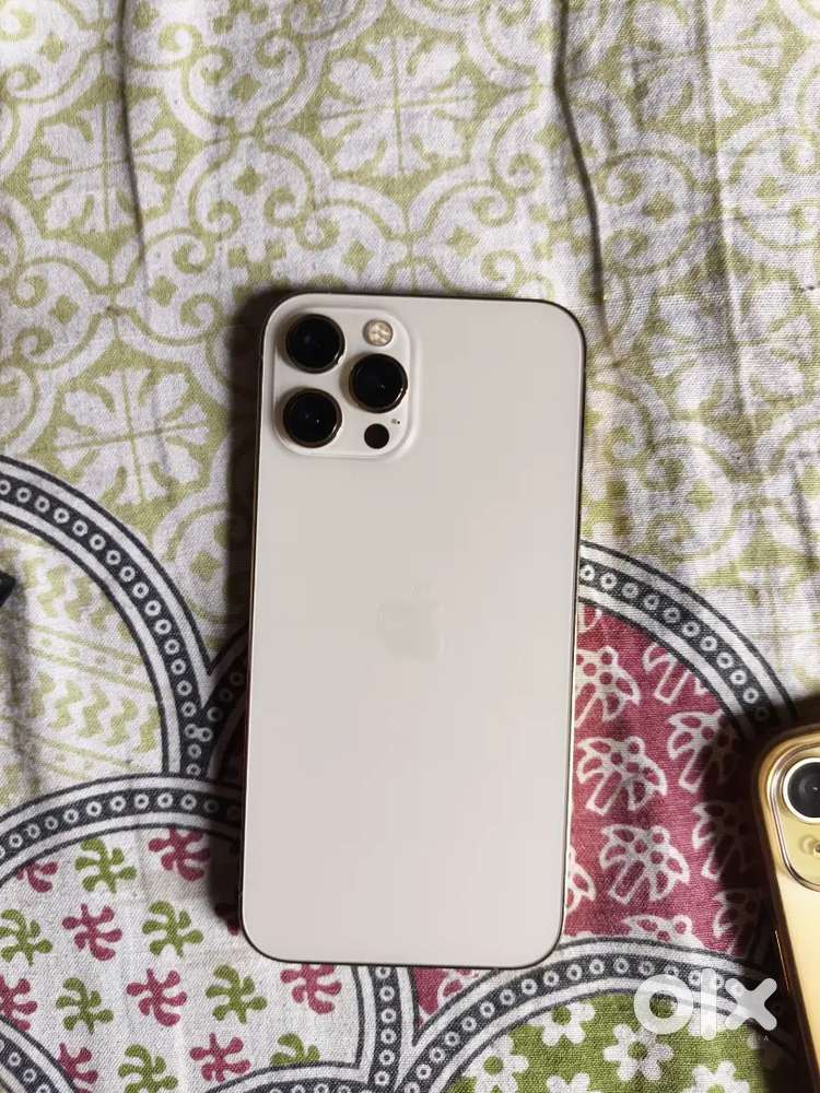 iPhone 12 Pro Max (75% Battery Health)