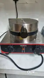 Commercial waffle maker machine