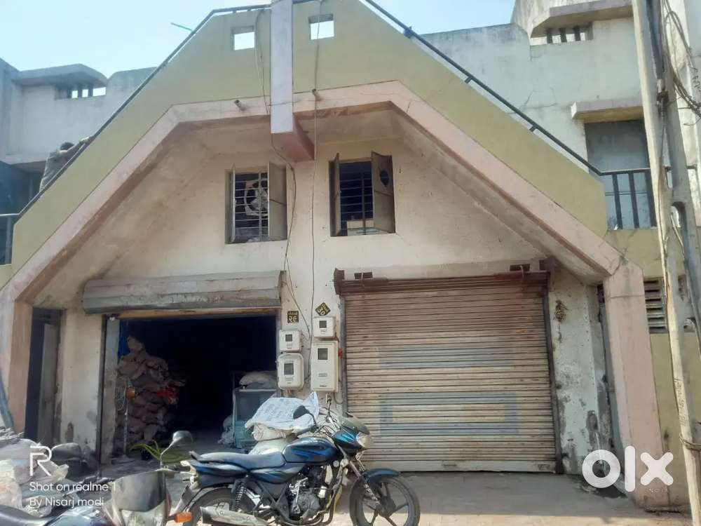 ઝવેરી એસ્ટેટની સામે શેડ વેચાણથી આપવાનો છે.