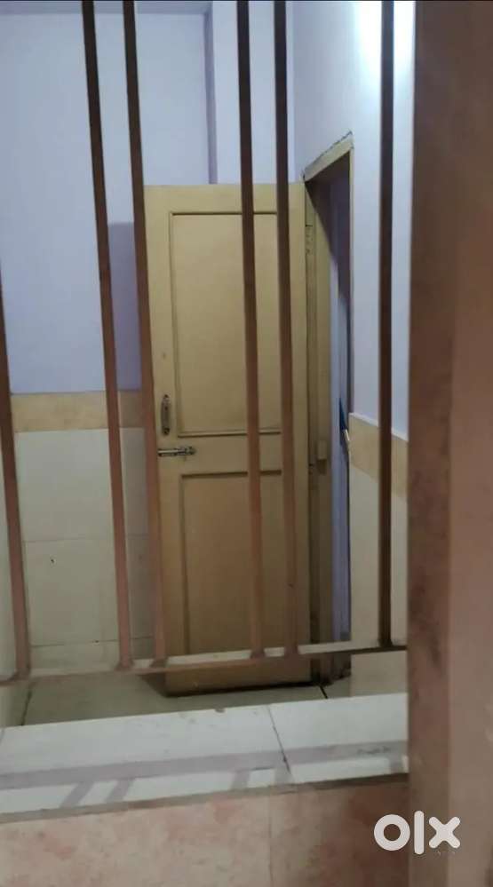 3 bhk samifurnished flat on rent