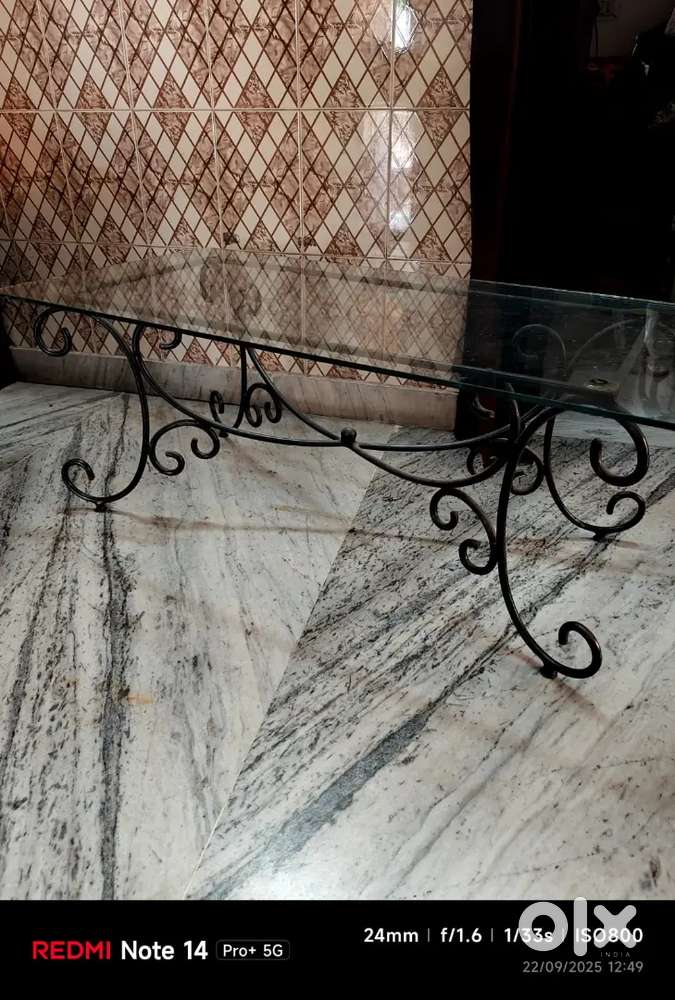 Centre table glass